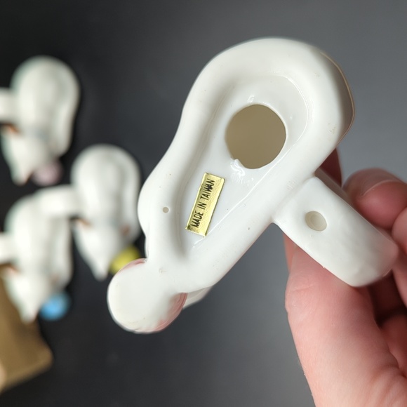 Set of four vintage ceramic sleeping cat napkin rings made in Taiwan - Picture 5 of 7